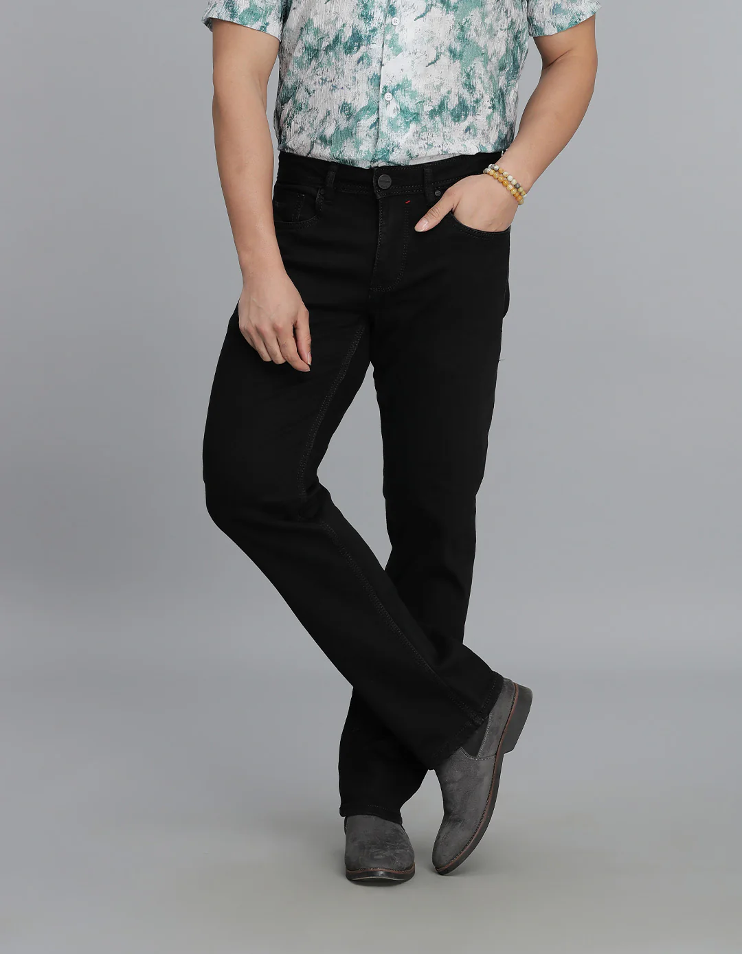 Black Midrise, Comfort And Straight Fit jeans
