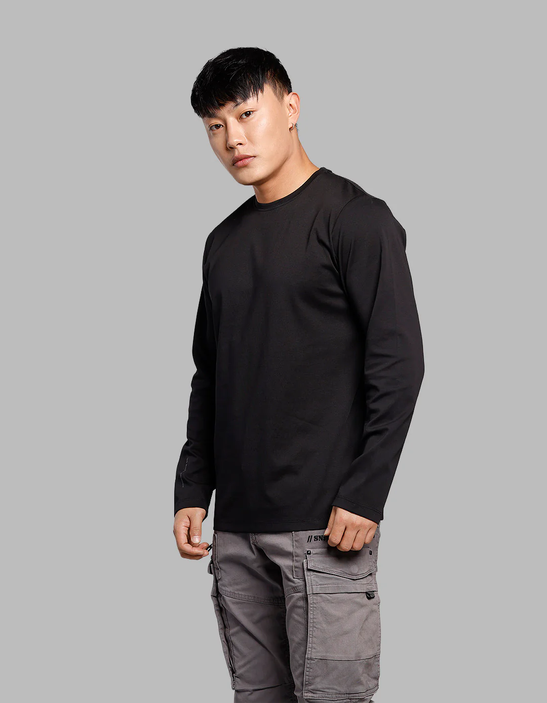 Black Full Sleeves Round Neck Tee - Image 3