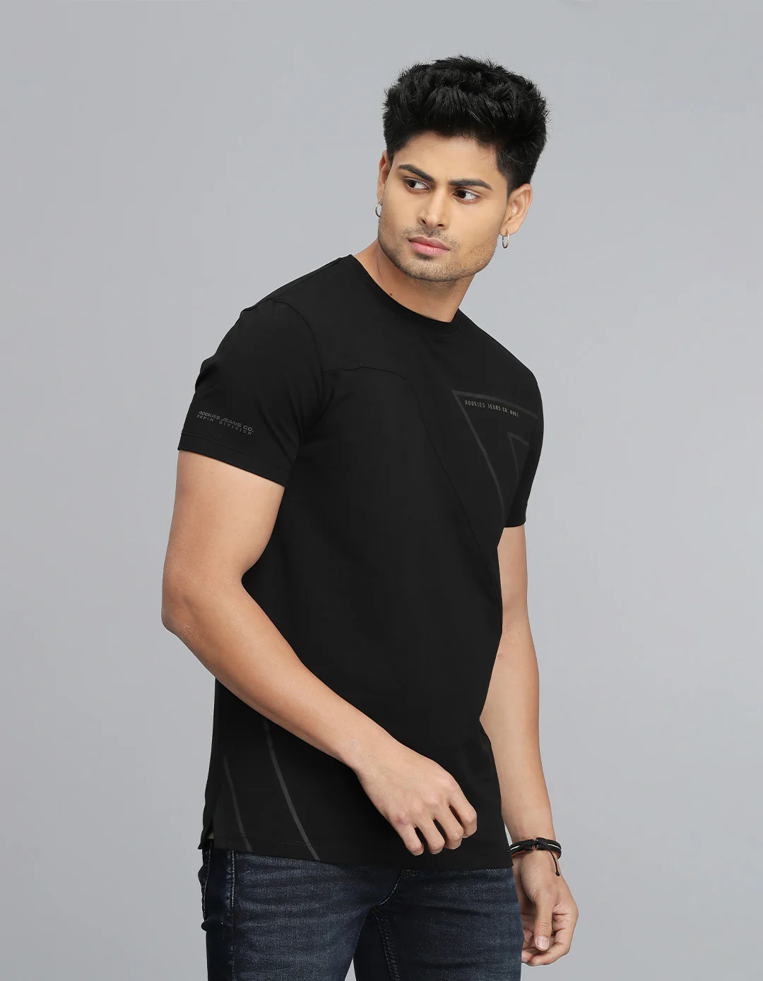 Black Half Sleeves Round Neck Tee - Image 4