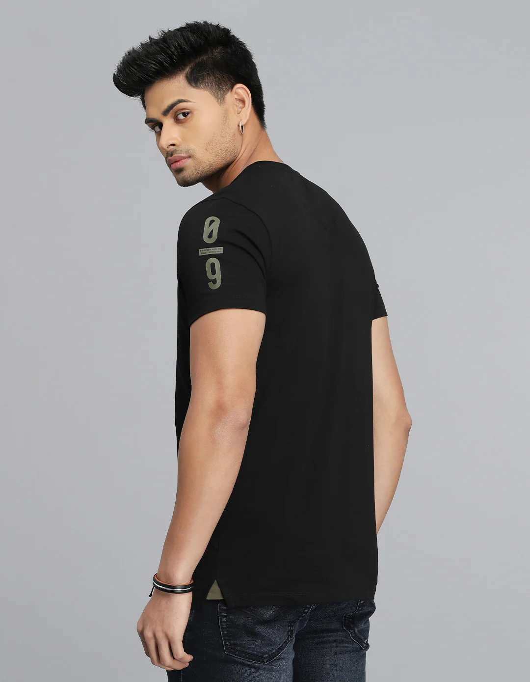 Black Half Sleeves Round Neck Tee - Image 5