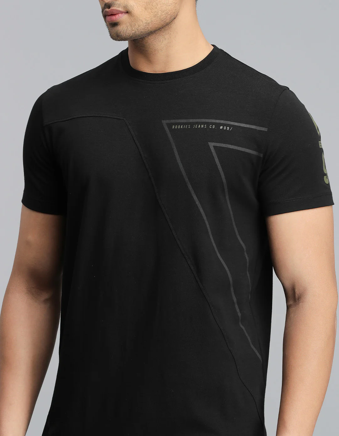Black Half Sleeves Round Neck Tee - Image 6