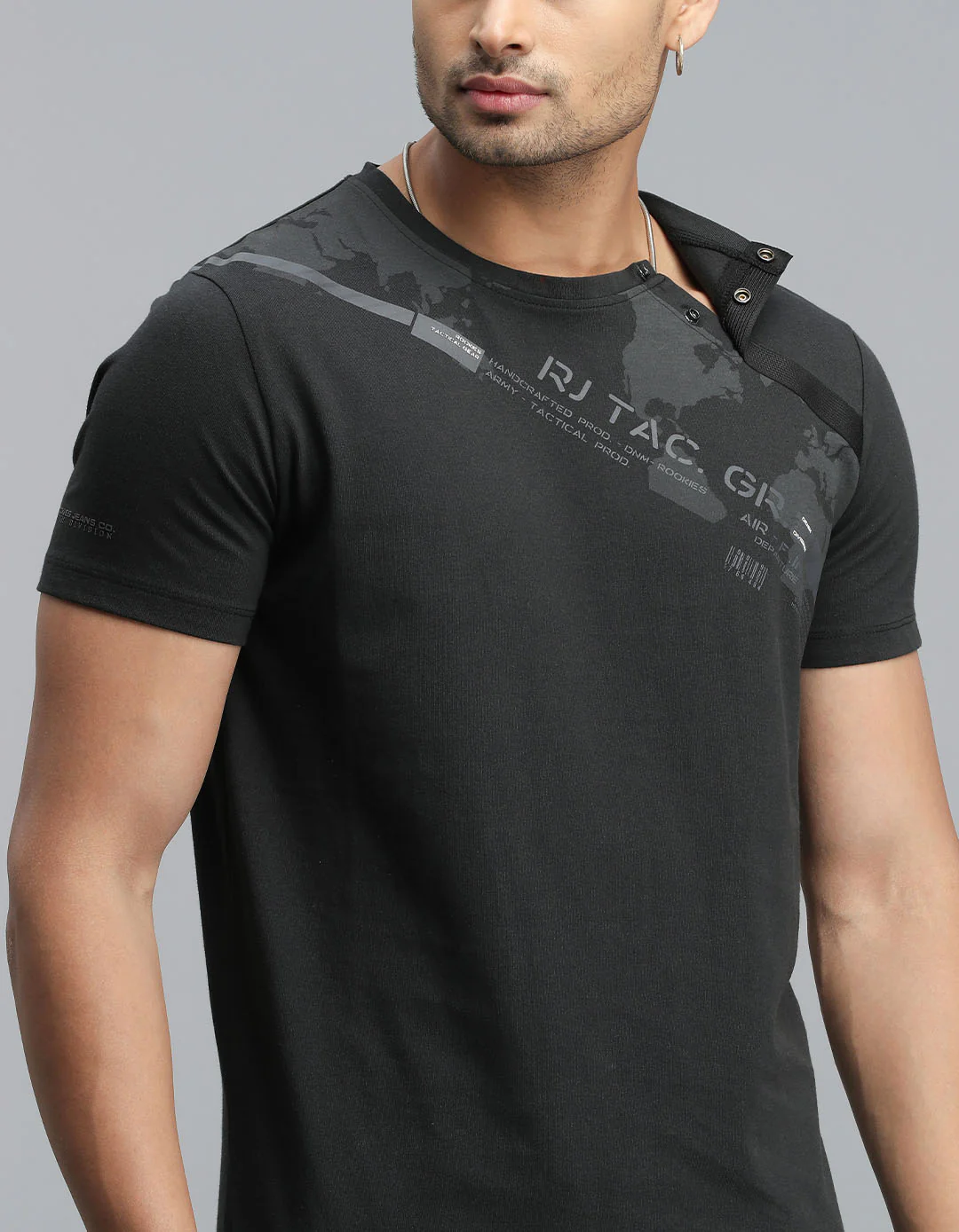 Black Half Sleeves Round Neck Tee - Image 6
