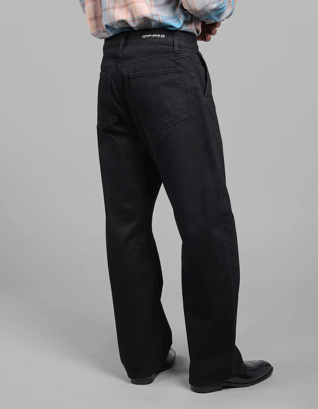 Black Loose Arc Fit Cross Pocket Denim Pant - Image 6