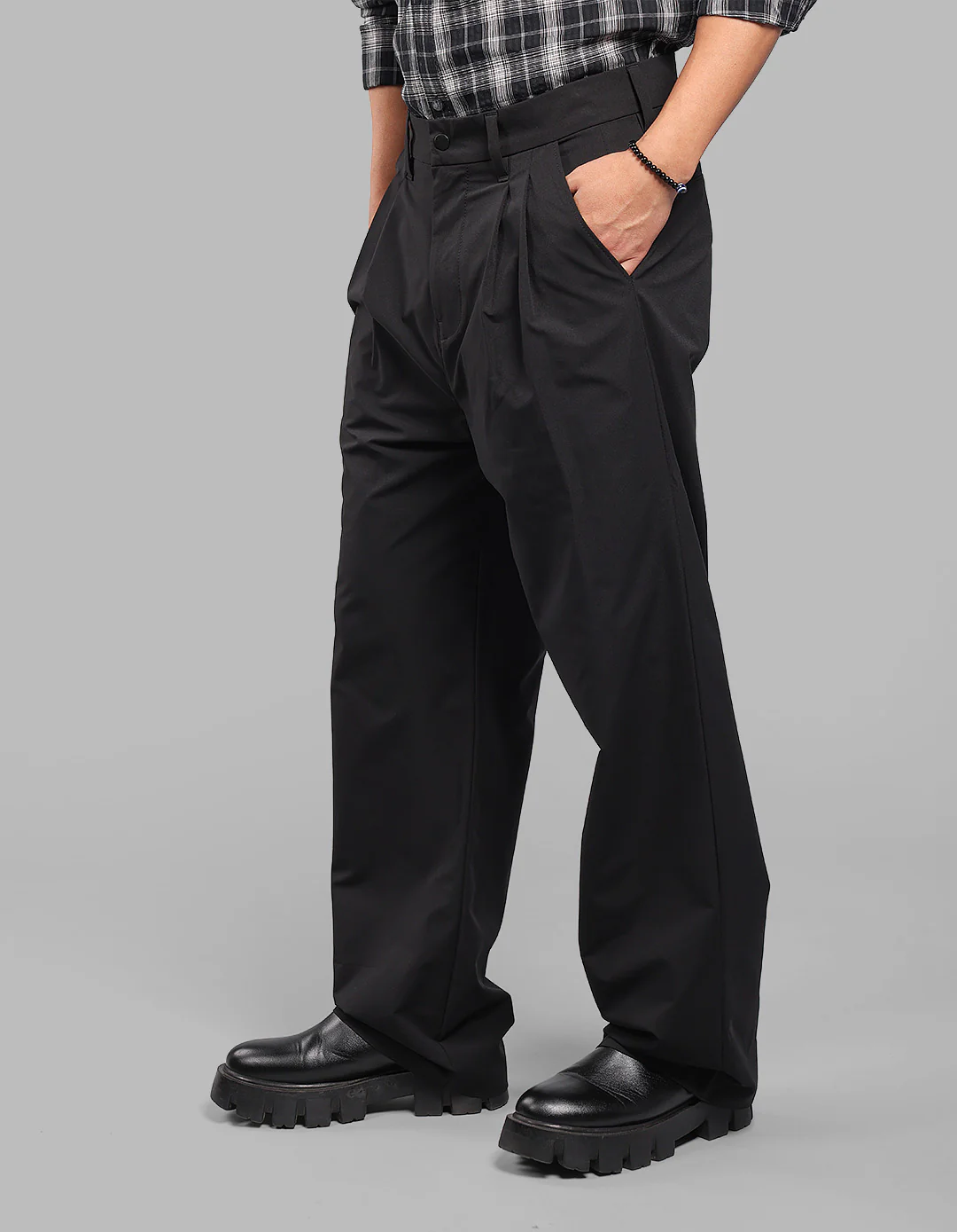 Black Loose Fit Pleated Korean Pants - Image 3
