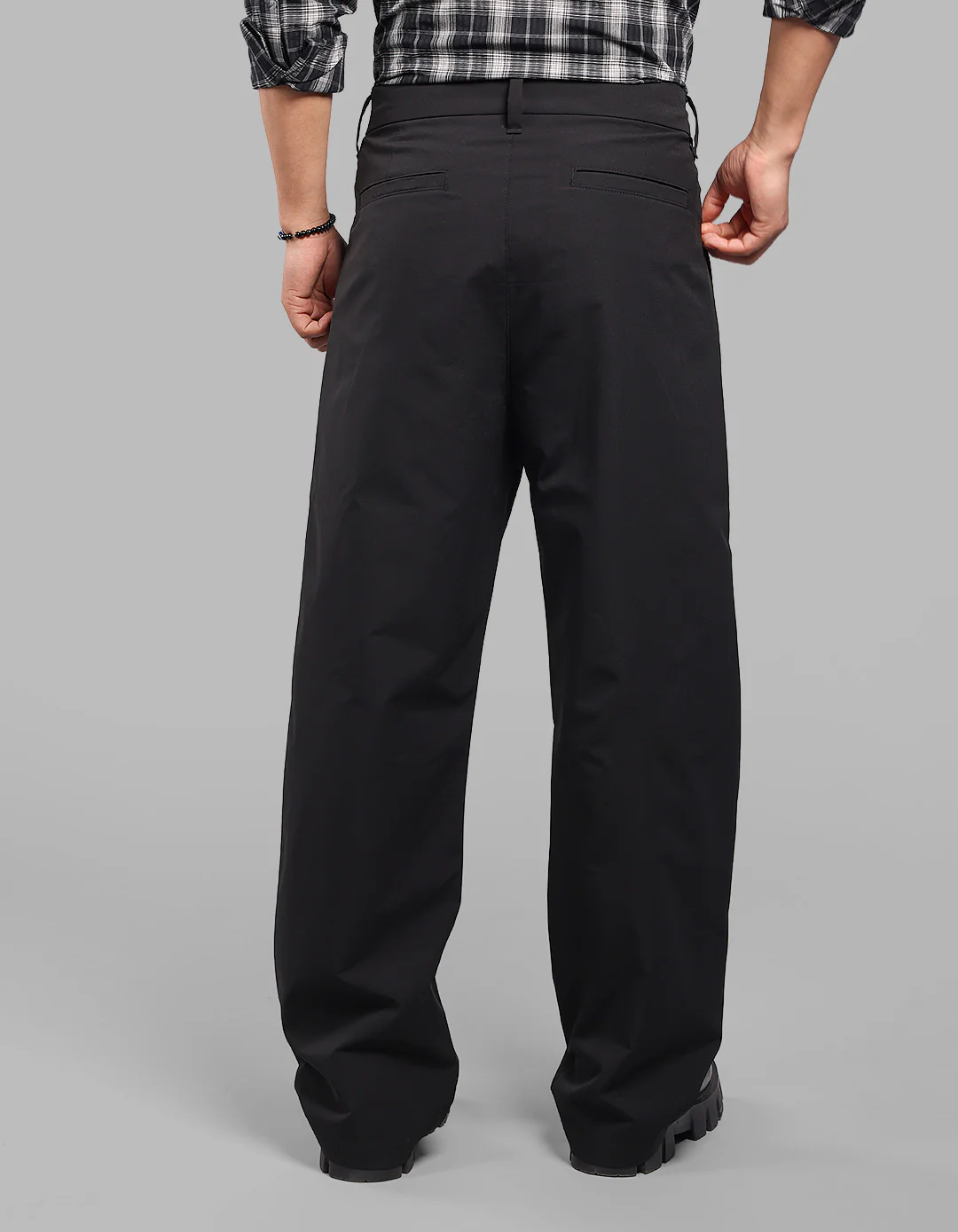 Black Loose Fit Pleated Korean Pants - Image 4