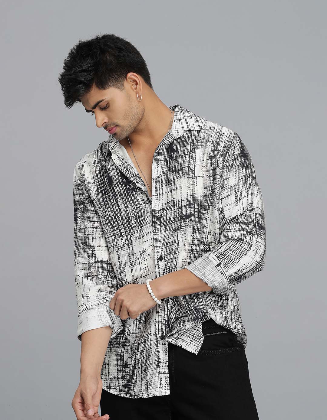 Black White Full Sleeves Printed Shirt - Image 3