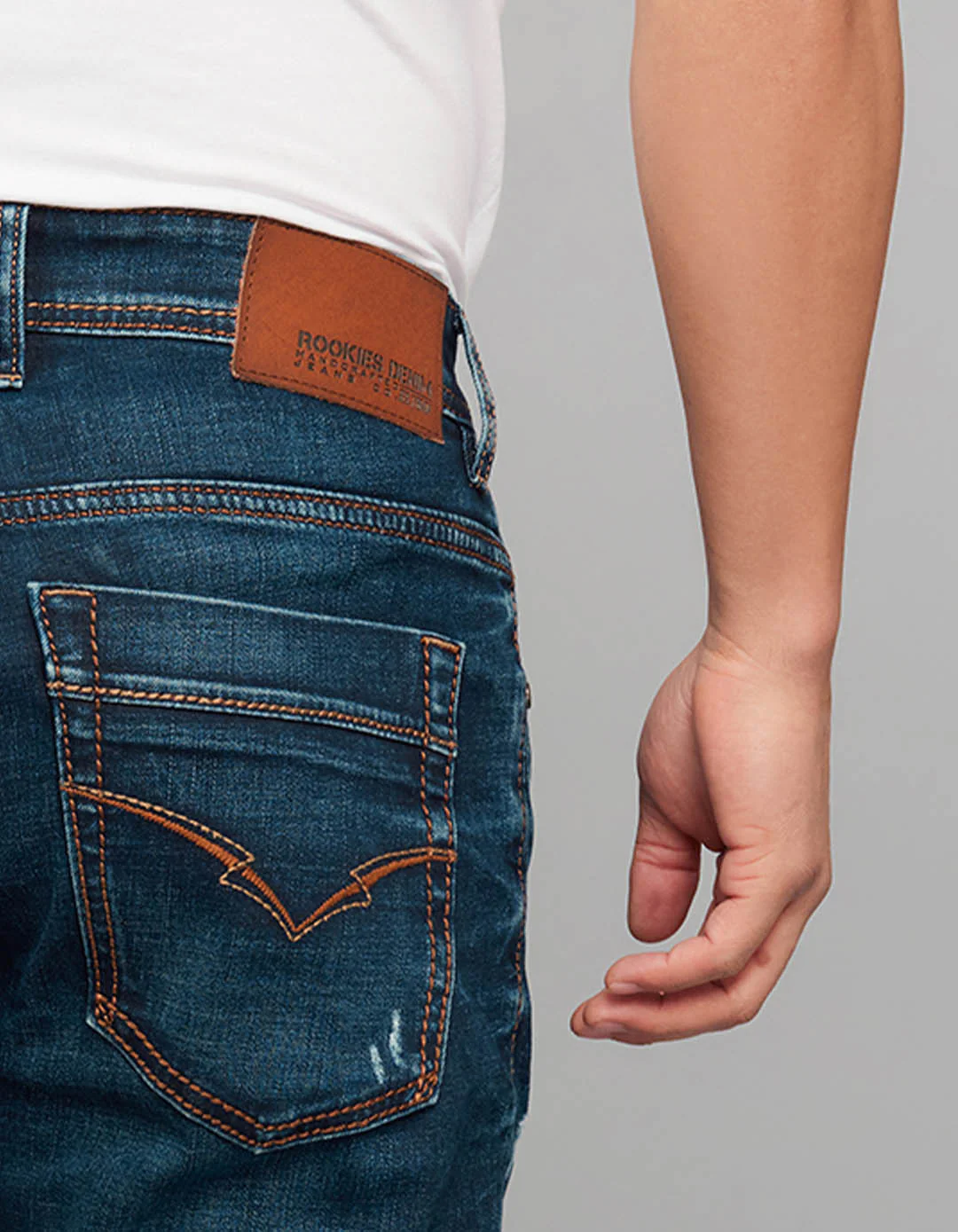 Dark Blue Low-Rise Tapered Ankle Length Stretch Jeans - Image 6