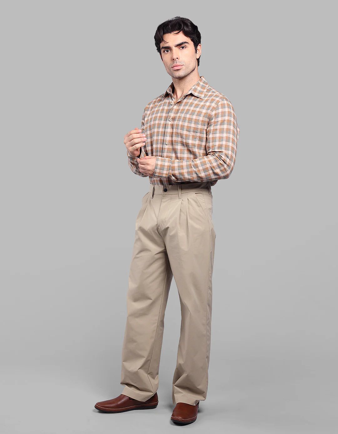 Khaki Loose Fit Pleated Korean Pants - Image 3