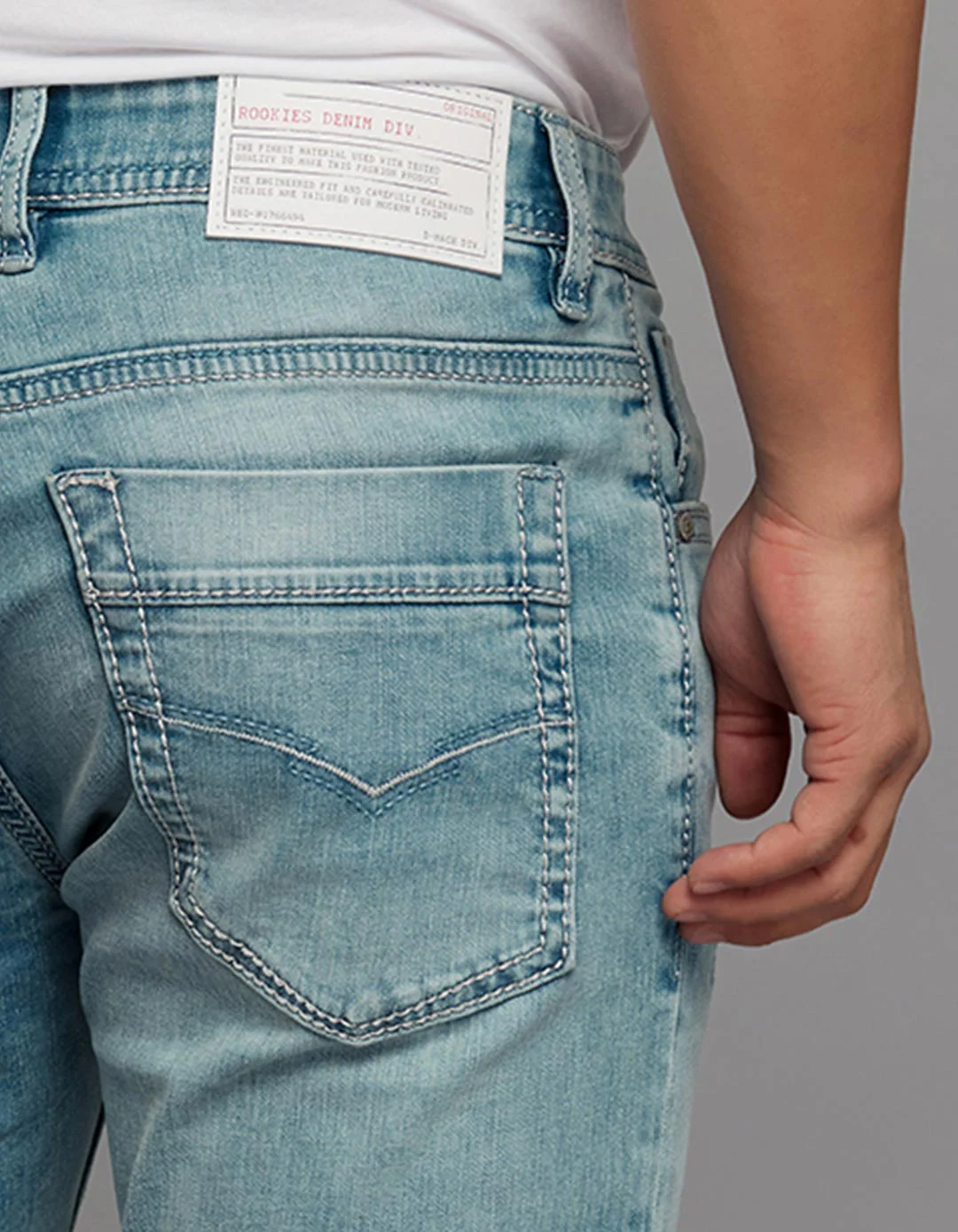 Light Blue Low-Rise Tapered Ankle Length Stretch Jeans - Image 5