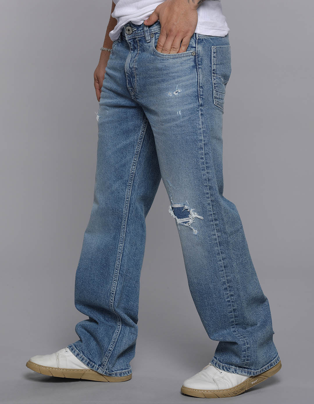 Light Blue Midrise Loose Fit Jeans - Image 5