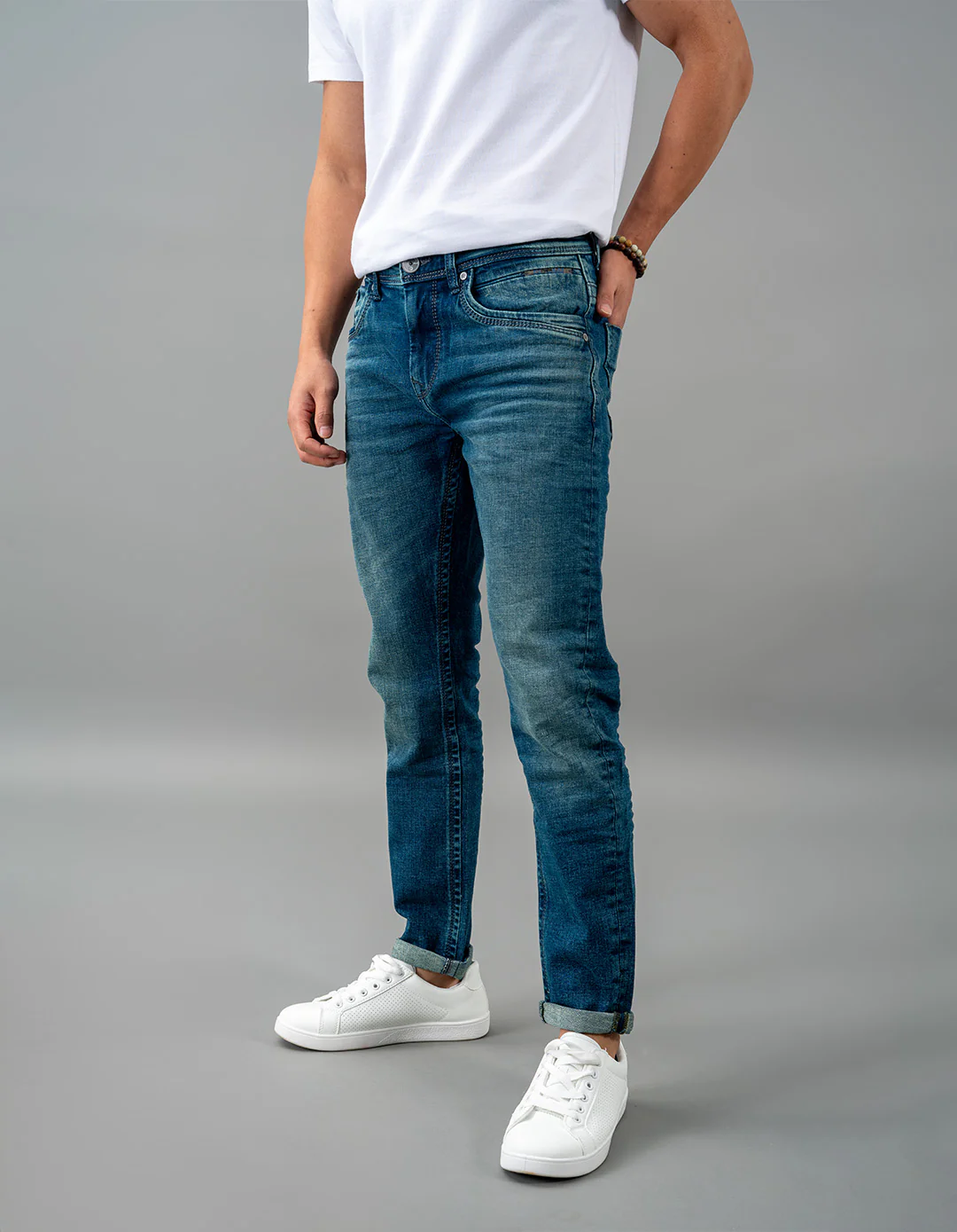 Med Blue Low-Rise Ankle Length Jeans - Image 3