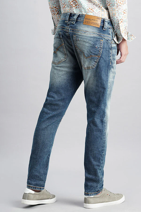 Med Blue Low-Rise Ankle Length Jeans - Image 4