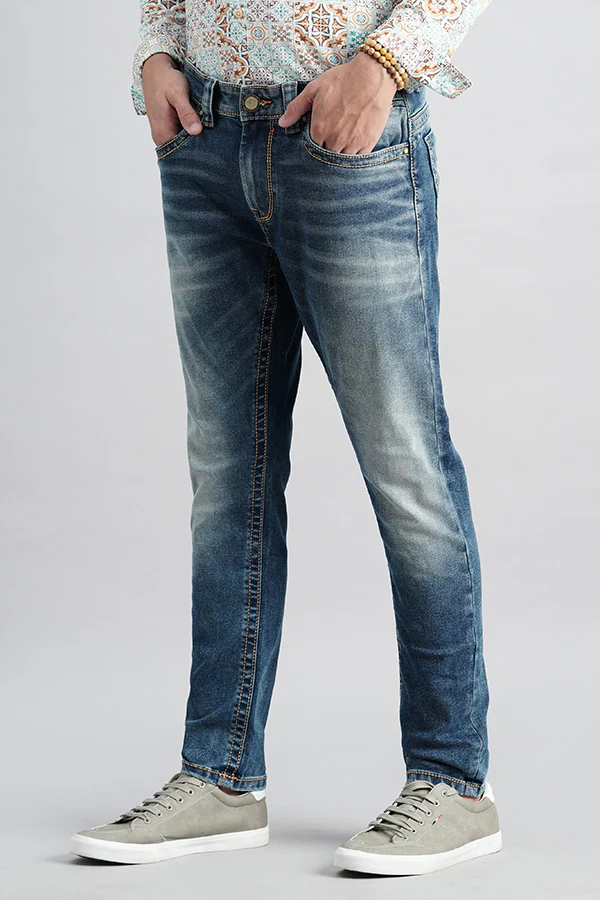 Med Blue Low-Rise Ankle Length Jeans - Image 5