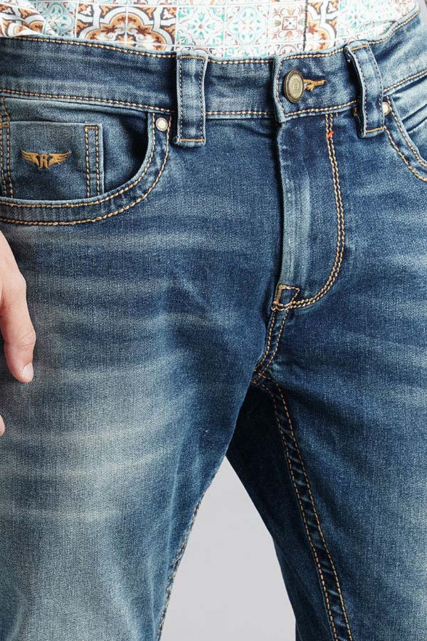 Med Blue Low-Rise Ankle Length Jeans - Image 6
