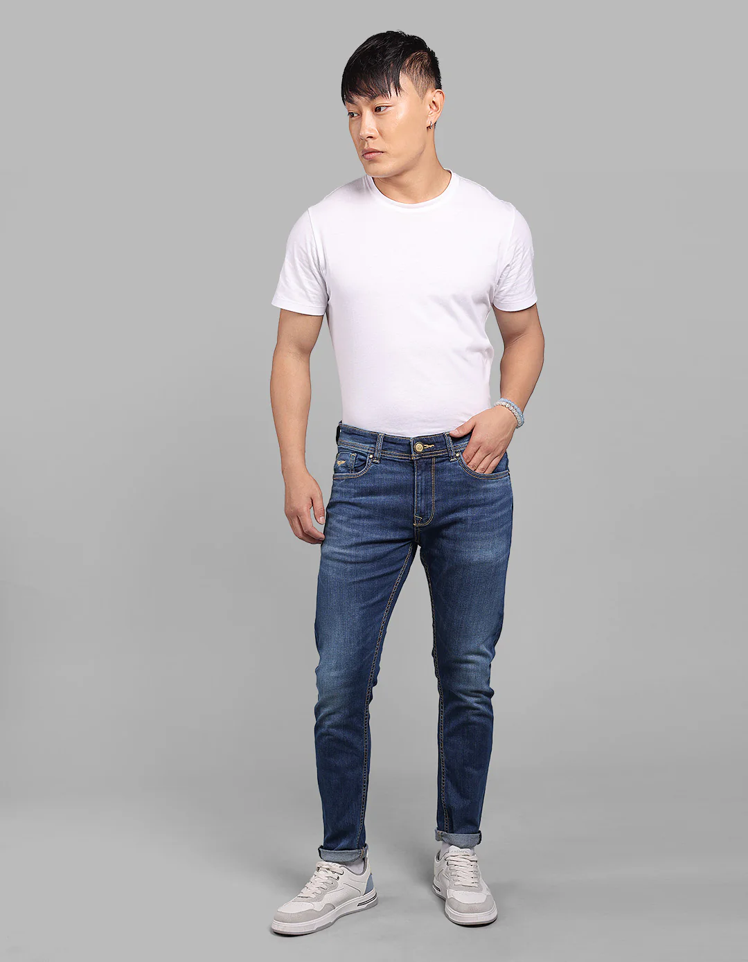 Med Blue Low-Rise Ankle Length Stretch Jeans - Image 2