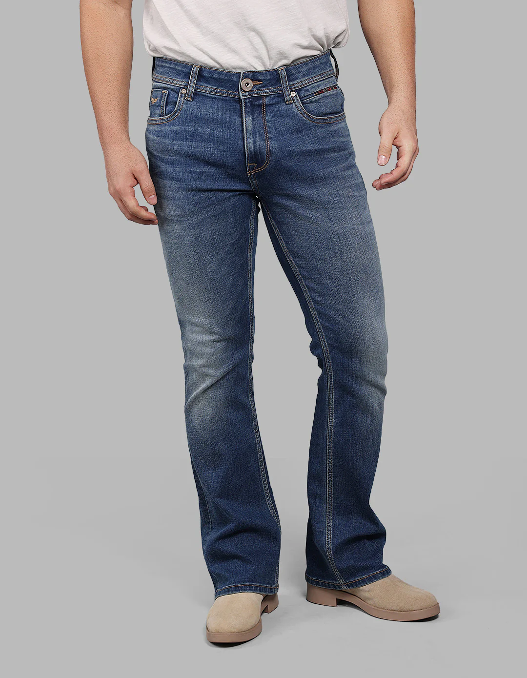 Med Blue Mid Rise Cropped Length Loose Boot Leg Stretch Jeans
