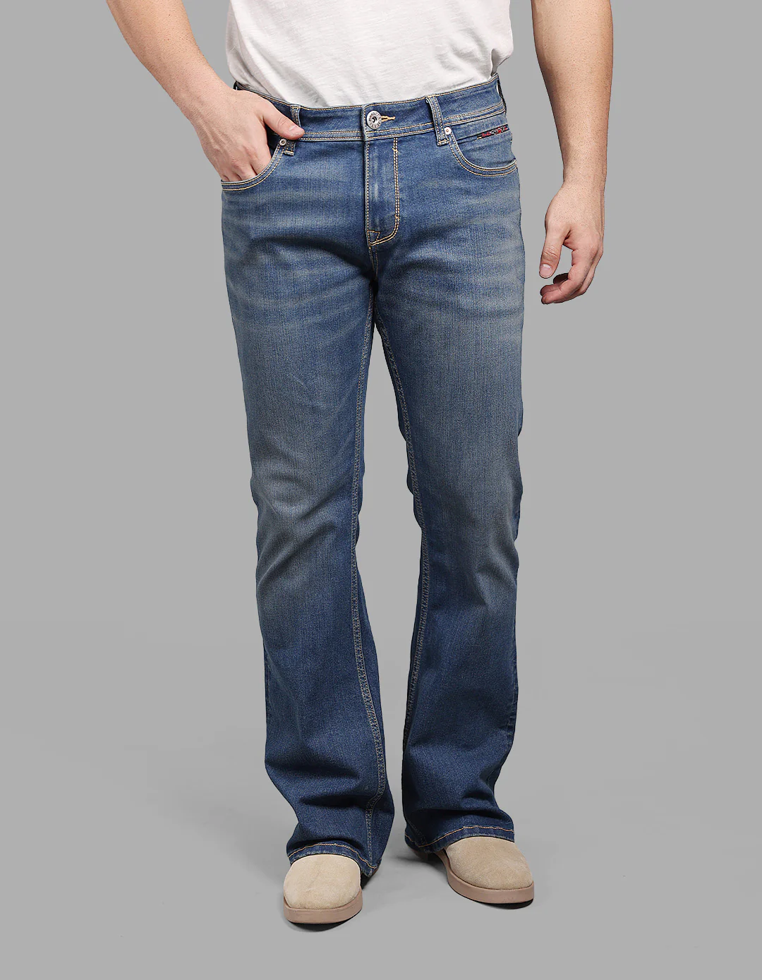 Med Blue Mid Rise Cropped Length Loose Boot Leg Stretch Jeans