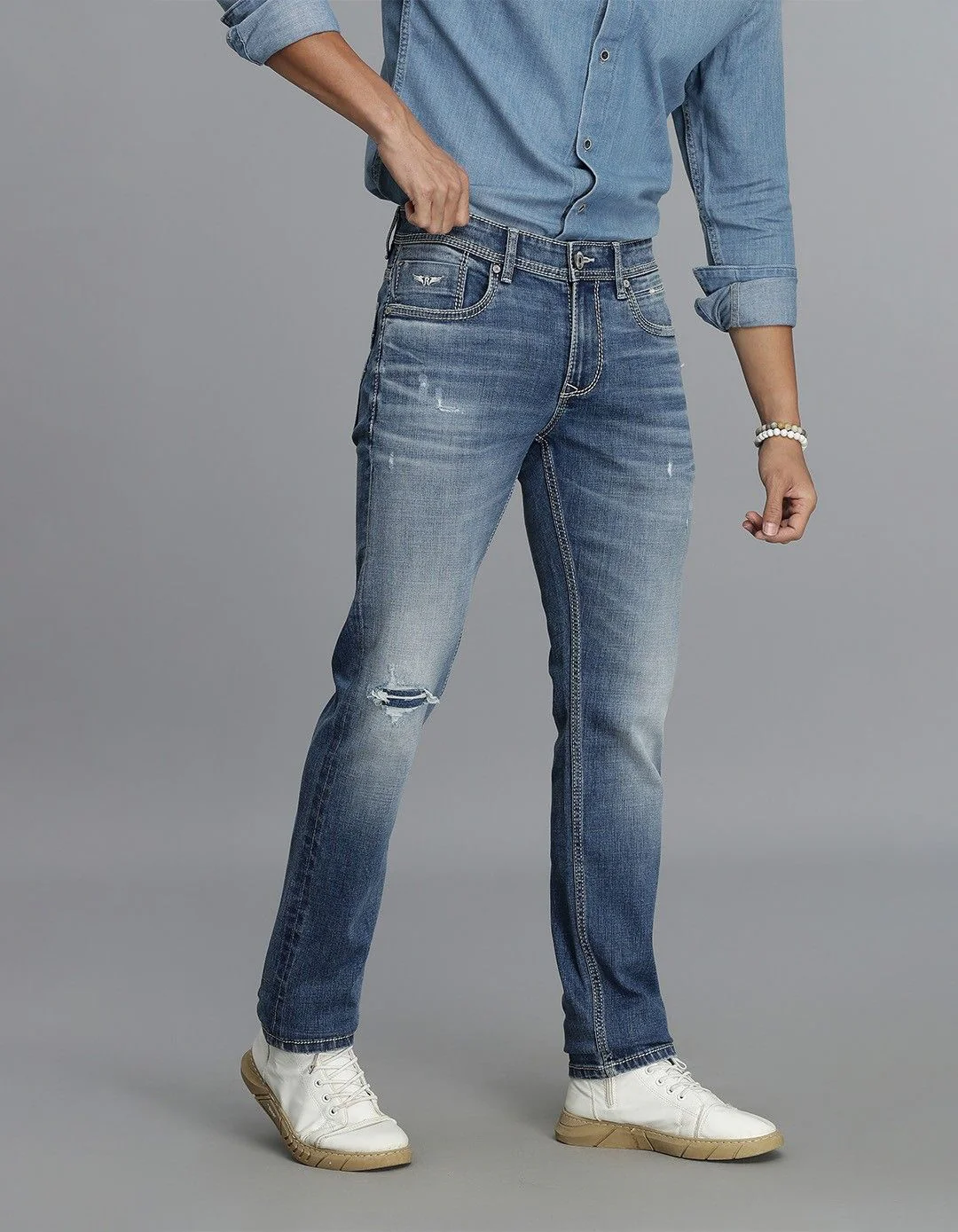 Med Blue Mid-Rise Slim Straight Fit jeans - Image 4