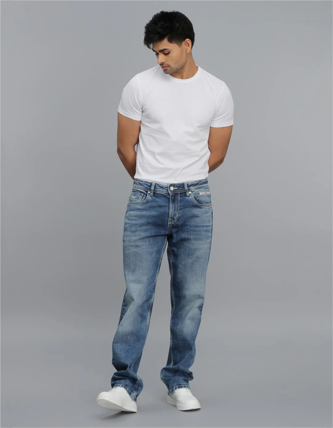 Med Blue Midrise, Comfort And Straight Fit jeans - Image 2