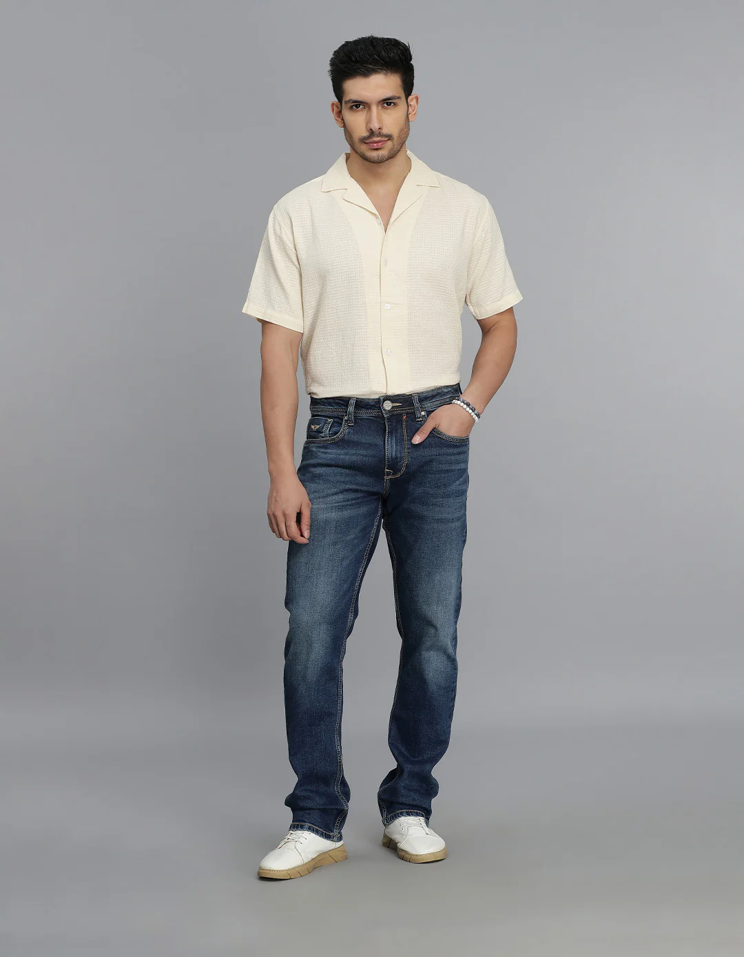 Med Blue Midrise, Comfort And Straight Fit jeans