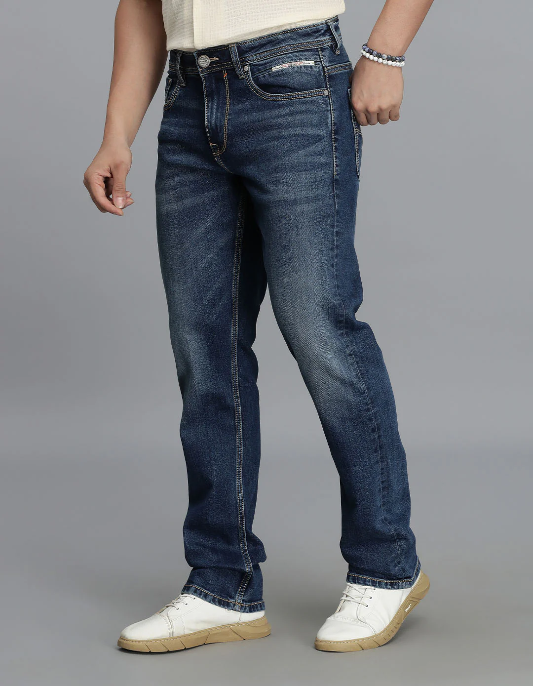 Med Blue Midrise, Comfort And Straight Fit jeans - Image 2