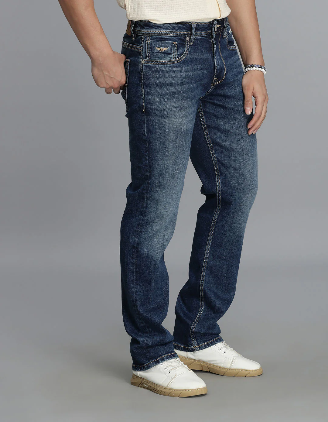 Med Blue Midrise, Comfort And Straight Fit jeans - Image 3