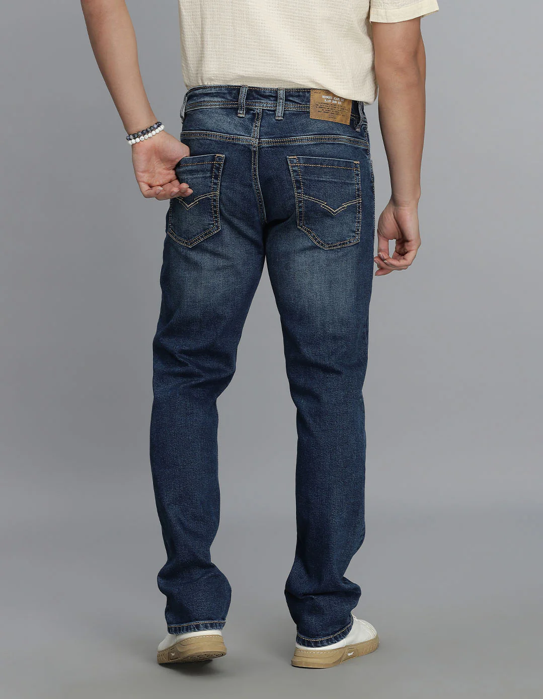 Med Blue Midrise, Comfort And Straight Fit jeans - Image 4
