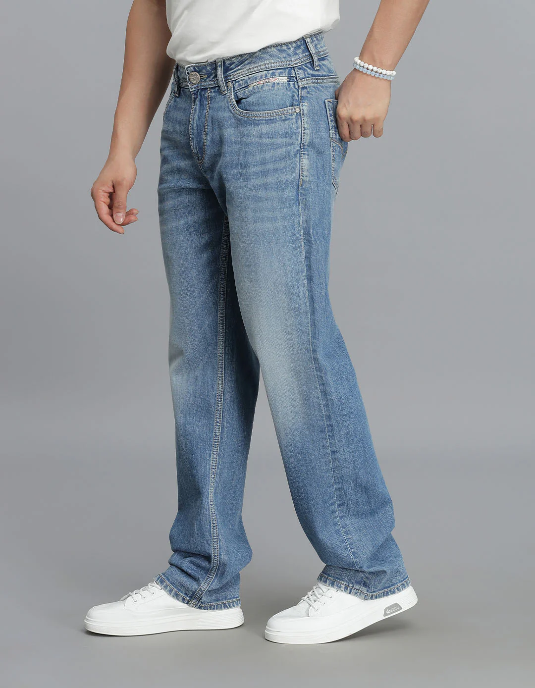 Med Blue Midrise, Comfort And Straight Fit jeans - Image 3
