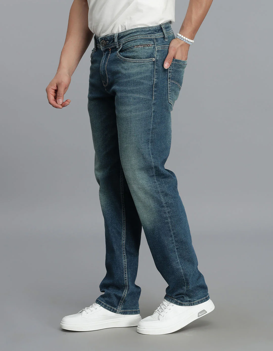 Med Blue Midrise, Comfort And Straight Fit jeans - Image 3