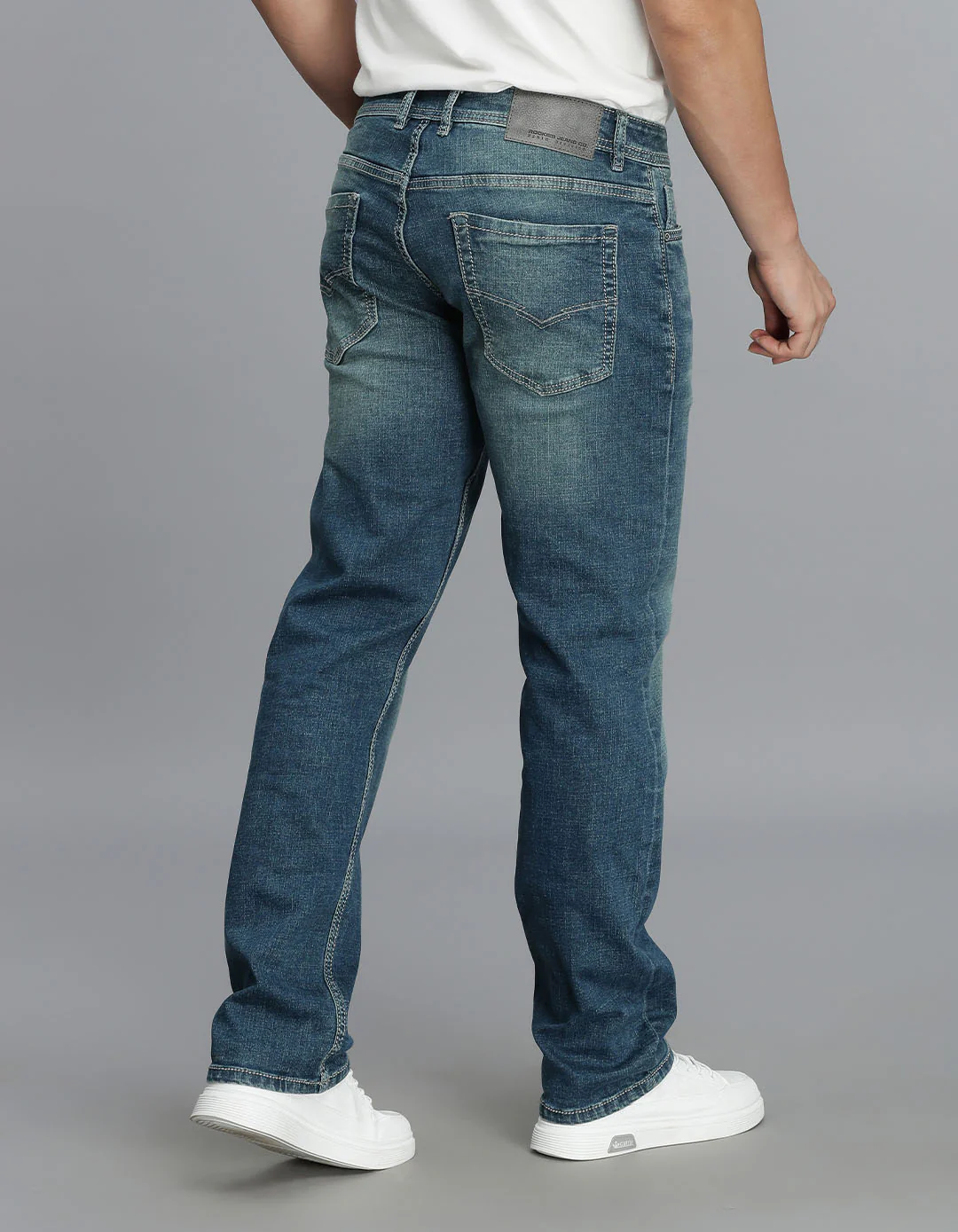 Med Blue Midrise, Comfort And Straight Fit jeans - Image 5