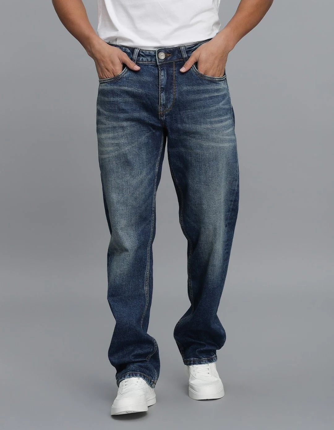 Med Blue Midrise, Comfort And Straight Fit jeans