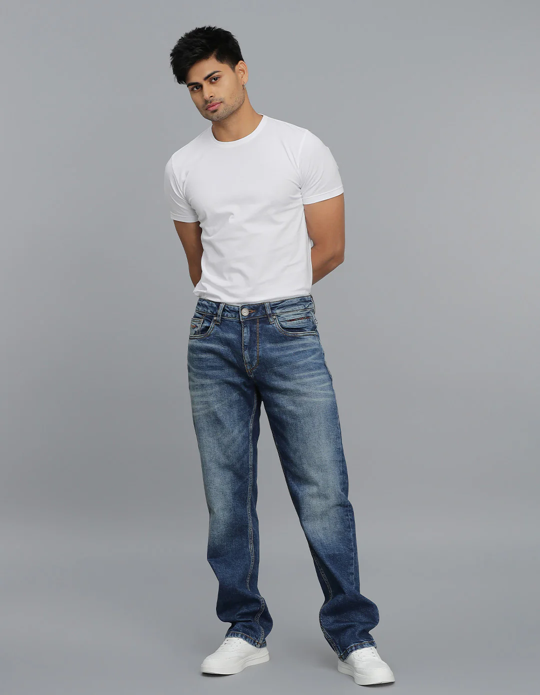 Med Blue Midrise, Comfort And Straight Fit jeans - Image 2