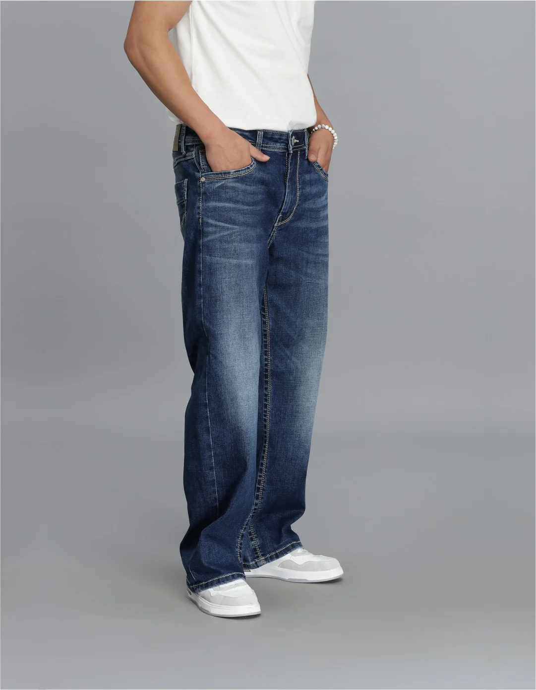 Med Blue Midrise Loose Fit Cropped jeans - Image 4
