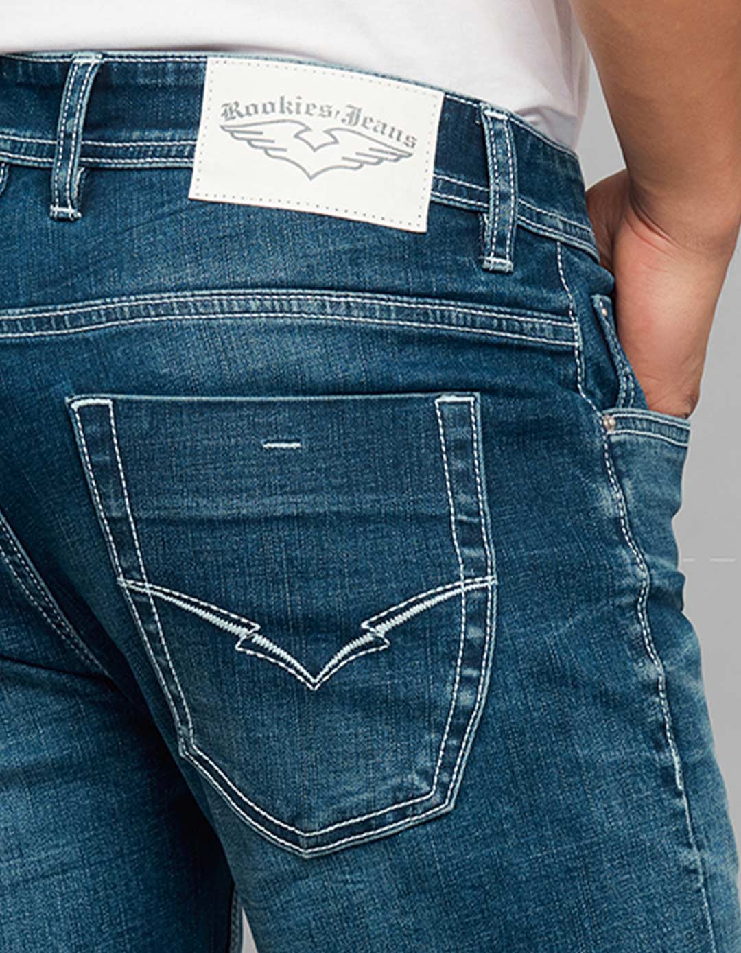 Medium Blue Low-Rise Ankle Length Classic Stretch Jeans - Image 5