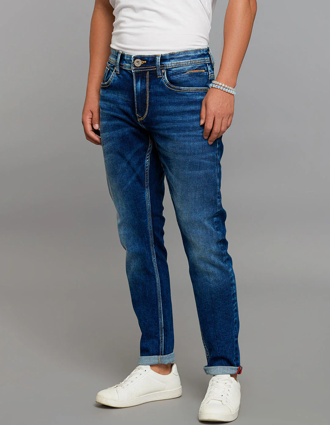 Medium Blue Low-Rise Tapered Ankle Length Stretch Jeans - Image 3